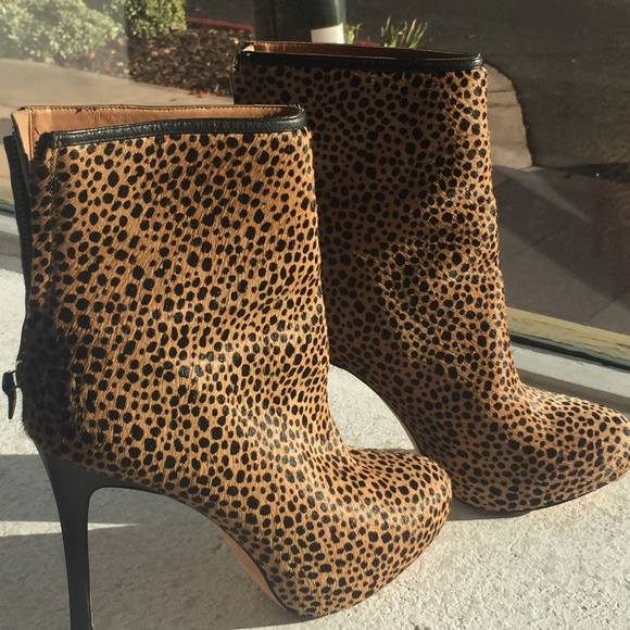 Cheetah print cowhide stiletto booties - Picture 2 of 6
